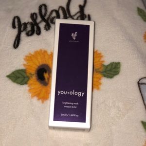 Brightening face mask